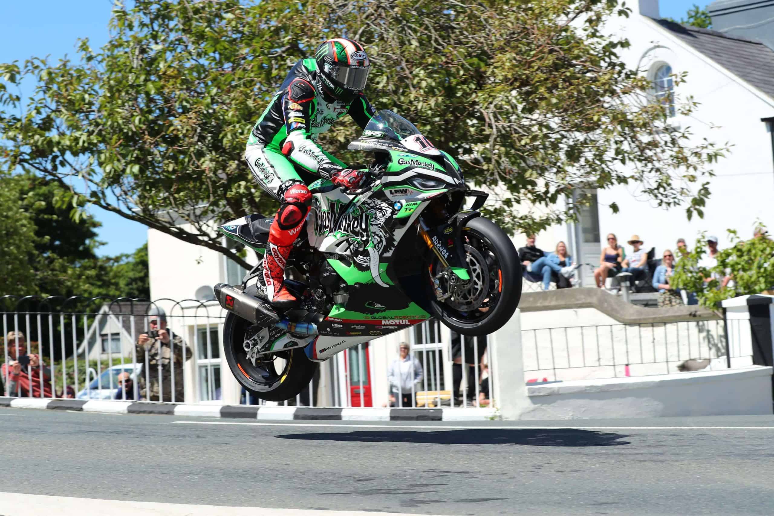 2022-isle-of-man-tt-rst-superbike-race-4-june-dk-004-2-min-2-scaled.jpg